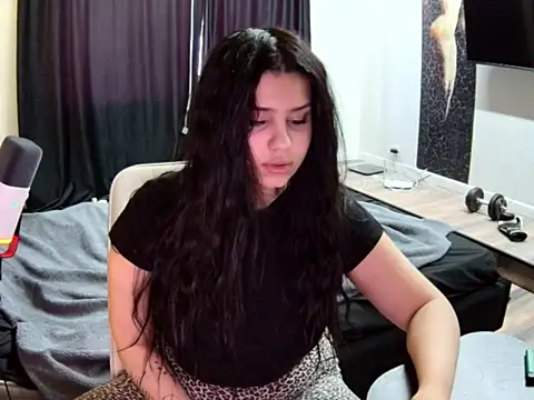 Snapshot of Nicole_Pars chatting on 02-24-26, 01:20 Nicole Pars online show from 02-24-26, 01:20