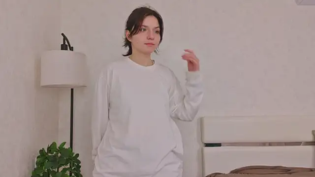 NyraVesperis online show from 04-02-26, 07:06