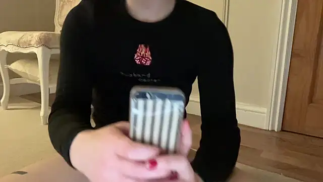 Snapshot of ijustturned18today chatting on 12-23-25, 12:19 ijustturned18today online show from 12-23-25, 12:19