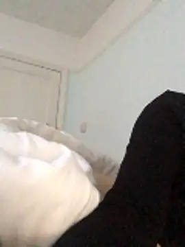 Snapshot of ijustturned18today chatting on 01-10-26, 09:55 ijustturned18today online show from 01-10-26, 09:55