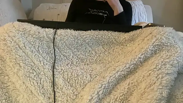 Snapshot of ijustturned18today chatting on 02-02-26, 03:44 ijustturned18today online show from 02-02-26, 03:44