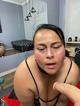 SayMarLuna online show from 02-11-26, 09:09