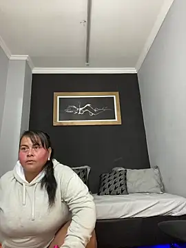 SayMarLuna online show from 06-12-26, 09:14