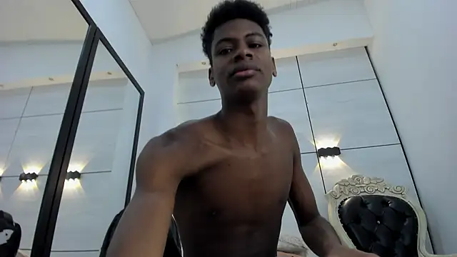 Snapshot of khris__evans chatting on 03-24-26, 11:04 khris evans online show from 03-24-26, 11:04