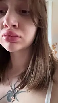 LucieBliss online show from 04-07-26, 10:05