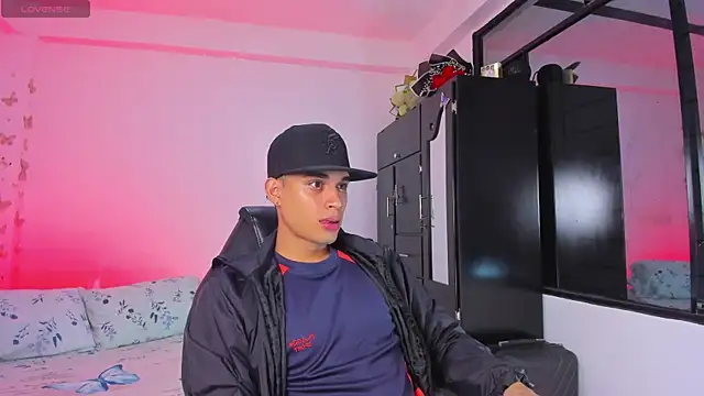 Snapshot of Michael_Jordan_zz chatting on 01-09-26, 11:39 Michael Jordan zz online show from 01-09-26, 11:39