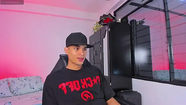 Snapshot of Michael_Jordan_zz chatting on 01-10-26, 03:14 Michael Jordan zz online show from 01-10-26, 03:14