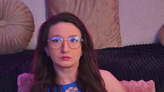 Snapshot of TheaMalekoo chatting on 01-08-26, 07:21 TheaMalekoo online show from 01-08-26, 07:21