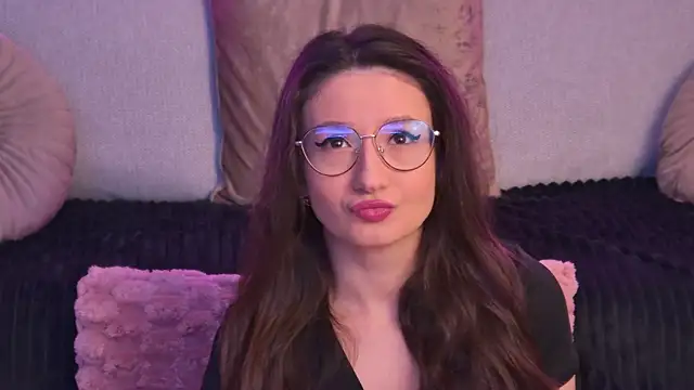 Snapshot of TheaMalekoo chatting on 01-12-26, 07:35 TheaMalekoo online show from 01-12-26, 07:35