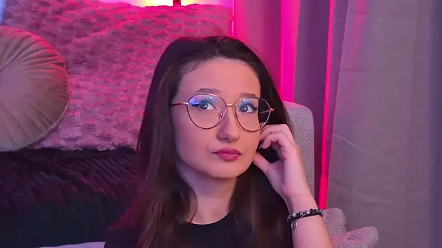 Snapshot of TheaMalekoo chatting on 02-10-26, 07:45 TheaMalekoo online show from 02-10-26, 07:45