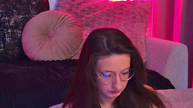 Snapshot of TheaMalekoo chatting on 02-16-26, 07:59 TheaMalekoo online show from 02-16-26, 07:59