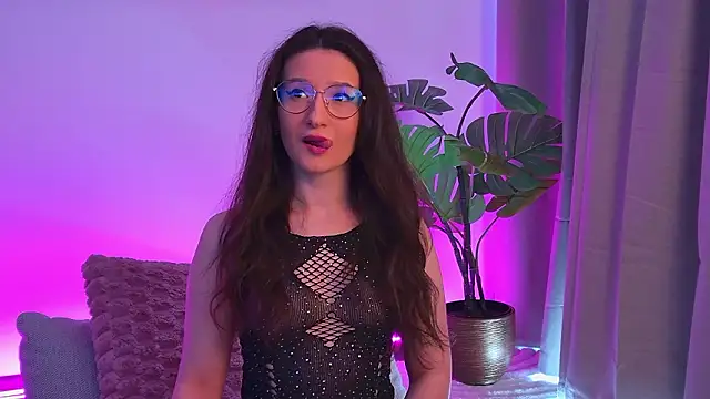 Snapshot of TheaMalekoo chatting on 03-13-26, 07:37 TheaMalekoo online show from 03-13-26, 07:37