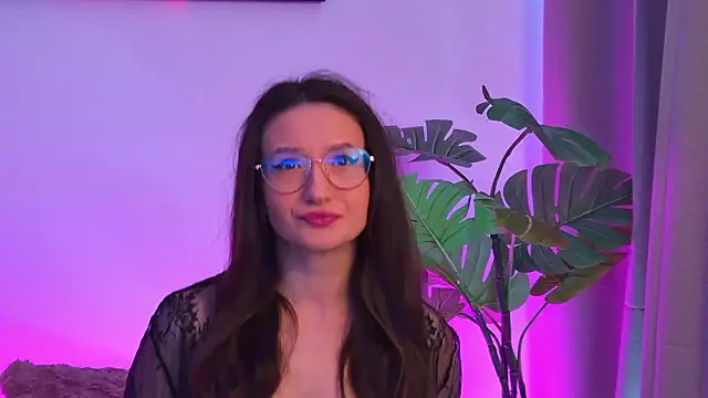 Snapshot of TheaMalekoo chatting on 03-14-26, 07:36 TheaMalekoo online show from 03-14-26, 07:36