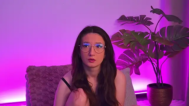 TheaMalekoo online show from 04-29-26, 06:39