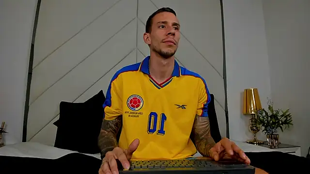 J king   online show from 06-18-26, 11:31