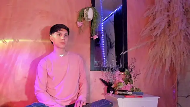 Snapshot of DeeQuinn_Blaze chatting on 12-20-25, 08:49 DeeQuinn Blaze online show from 12-20-25, 08:49