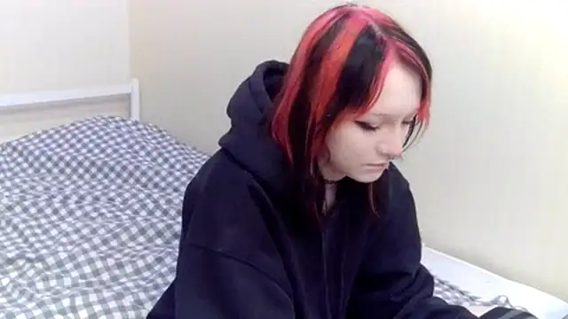 Shine Luna online show from 01-31-26, 08:40