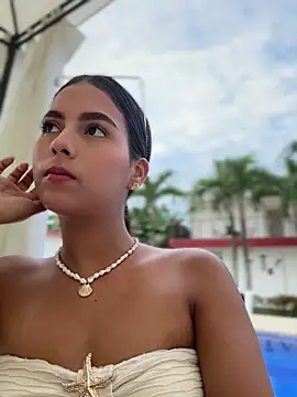 Snapshot of Valeria-escobar chatting on 05-21-26, 11:39 Valeria-escobar online show from 05-21-26, 11:39