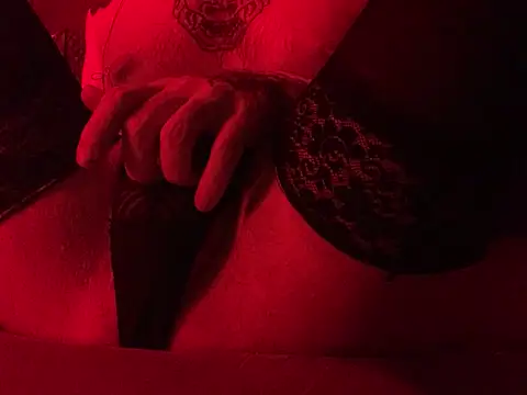 slightlycuriouss online show from 05-03-26, 02:17