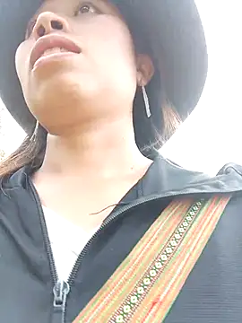 Snapshot of jikey- chatting on 12-23-25, 07:17 jikey- online show from 12-23-25, 07:17