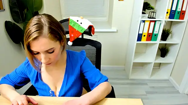 Snapshot of DakotaShelton chatting on 12-21-25, 06:09 DakotaShelton online show from 12-21-25, 06:09