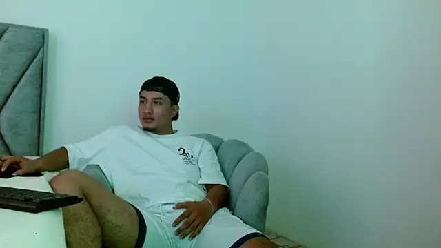 kyro estrada online show from 12-15-25, 06:23