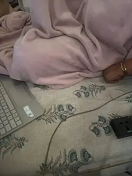 butterflyslay online show from 05-19-26, 01:33