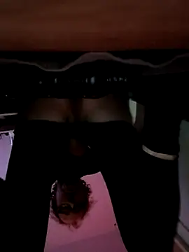 Snapshot of Olivassl22 chatting on 03-25-26, 10:38 Olivassl22 online show from 03-25-26, 10:38