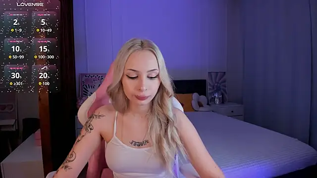 Snapshot of LanaMiracle chatting on 01-06-26, 04:05 LanaMiracle online show from 01-06-26, 04:05