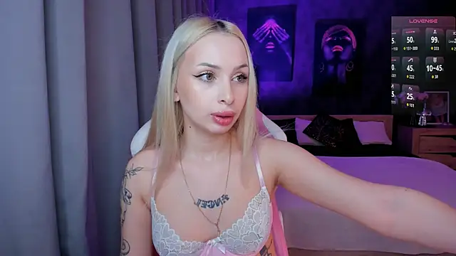 Snapshot of LanaMiracle chatting on 02-07-26, 04:05 LanaMiracle online show from 02-07-26, 04:05