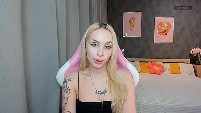 Snapshot of LanaMiracle chatting on 02-25-26, 03:16 LanaMiracle online show from 02-25-26, 03:16