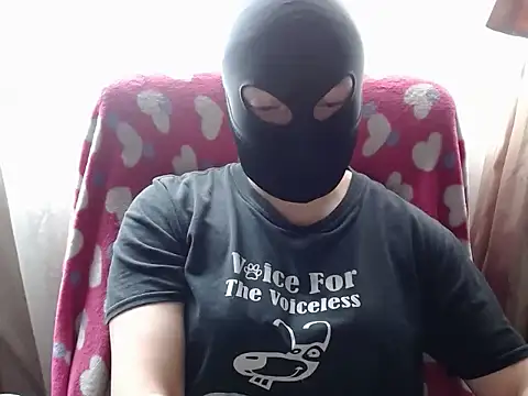 Snapshot of 666maskgirl chatting on 01-15-26, 05:05 666maskgirl online show from 01-15-26, 05:05