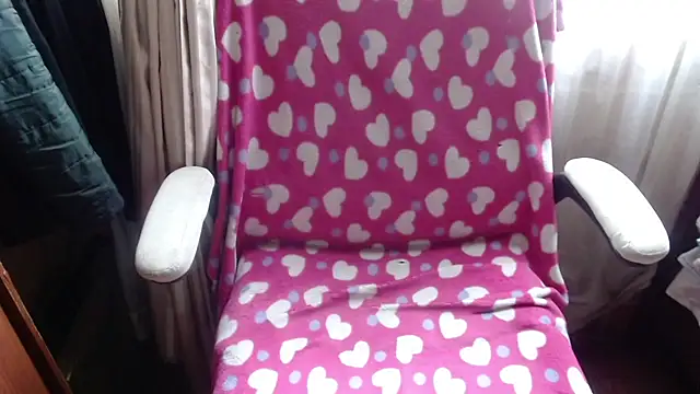 Snapshot of 666maskgirl chatting on 02-14-26, 05:10 666maskgirl online show from 02-14-26, 05:10