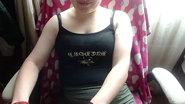 Snapshot of 666maskgirl chatting on 03-10-26, 05:18 666maskgirl online show from 03-10-26, 05:18