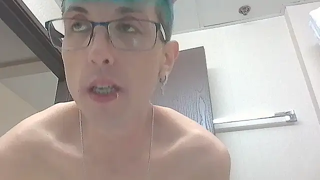 AskAveryAnything online show from 02-25-26, 06:45