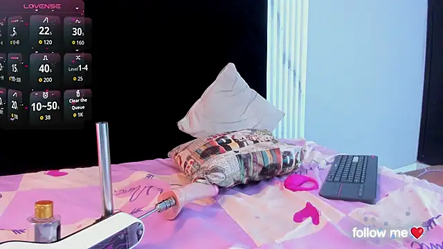 Snapshot of bella_moonlight_cr chatting on 01-14-26, 12:16 bella moonlight cr online show from 01-14-26, 12:16