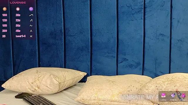 Snapshot of bella_moonlight_cr chatting on 02-22-26, 04:02 bella moonlight cr online show from 02-22-26, 04:02