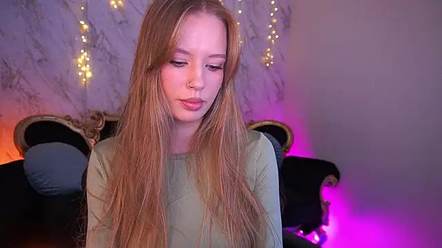 Snapshot of MollyyMayy chatting on 02-04-26, 04:02 MollyyMayy online show from 02-04-26, 04:02