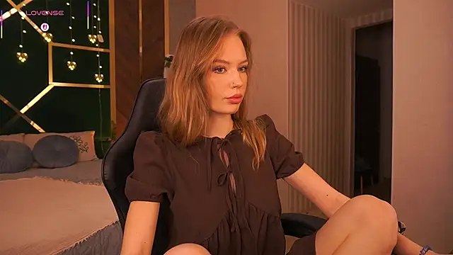 Snapshot of MollyyMayy chatting on 02-23-26, 03:20 MollyyMayy online show from 02-23-26, 03:20