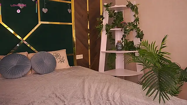 Snapshot of MollyyMayy chatting on 03-02-26, 12:23 MollyyMayy online show from 03-02-26, 12:23