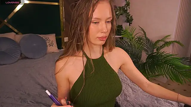 Snapshot of MollyyMayy chatting on 03-05-26, 02:46 MollyyMayy online show from 03-05-26, 02:46