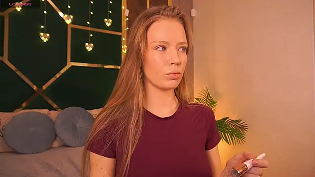 Snapshot of MollyyMayy chatting on 03-14-26, 03:50 MollyyMayy online show from 03-14-26, 03:50