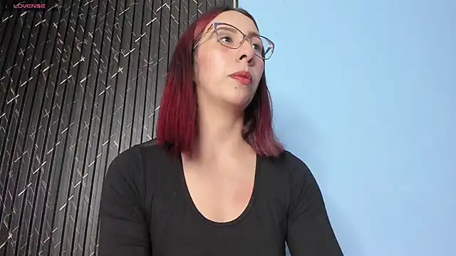 Moolly Evanz online show from 06-12-26, 06:40