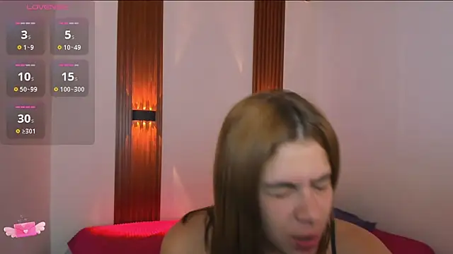 VivianOwen9 online show from 03-10-26, 09:47