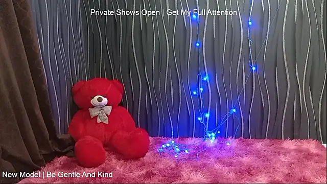 Snapshot of khushigoesnaughty0 chatting on 01-19-26, 06:28 khushigoesnaughty0 online show from 01-19-26, 06:28