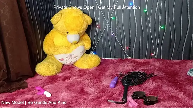 Snapshot of khushigoesnaughty0 chatting on 02-03-26, 06:22 khushigoesnaughty0 online show from 02-03-26, 06:22