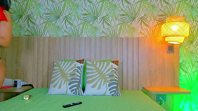 Snapshot of Sunny_River chatting on 01-12-26, 11:48 Sunny River online show from 01-12-26, 11:48