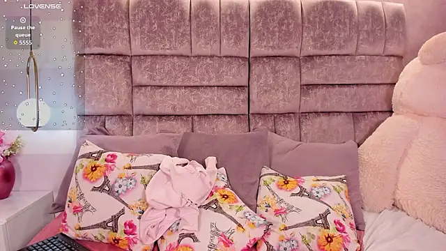 Snapshot of miaa_quinn chatting on 03-04-26, 04:51 miaa quinn online show from 03-04-26, 04:51