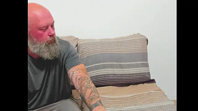 Aurora and the beast online show from 01-05-26, 07:06