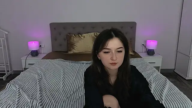 CyrenaLuxe online show from 04-15-26, 05:31